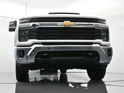 Certified 2025 Chevrolet Silverado 2500 LT w/ Convenience Package image 40
