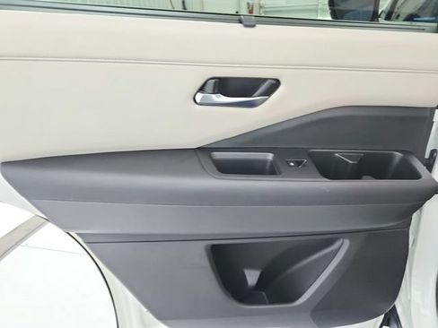 Used 2023 Nissan Pathfinder SL FWD image 36
