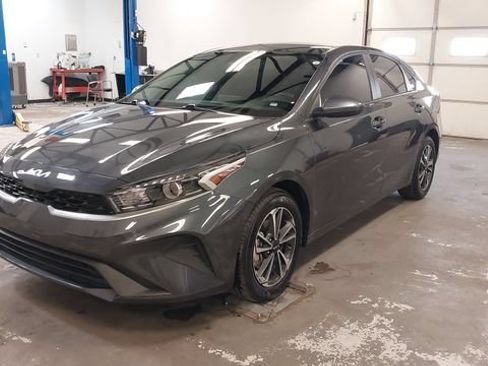 Used 2024 Kia Forte LXS FWD image 40