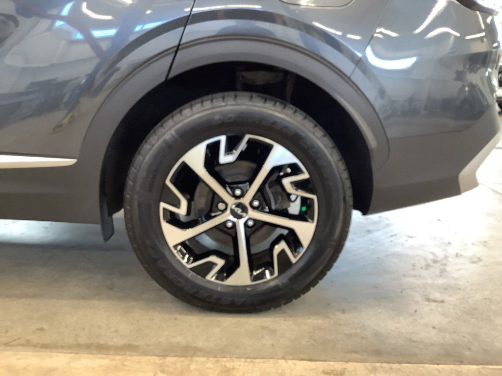 Certified 2024 Kia Sportage EX AWD/4WD image 24