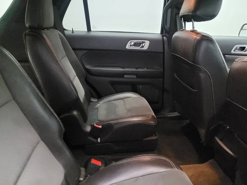 Used 2015 Ford Explorer XLT w/ Equipment Group 202A image 19