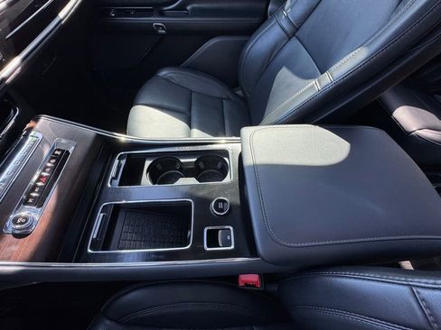Used 2025 Lincoln Aviator Reserve w/ Jet Appearance Package AWD/4WD image 25