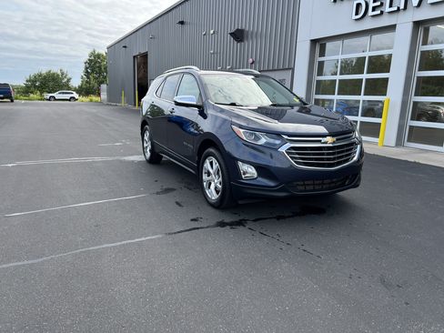 Used 2018 Chevrolet Equinox Premier AWD/4WD image 3