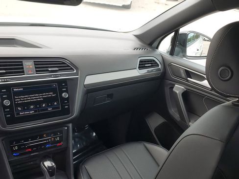 Certified 2023 Volkswagen Tiguan SE R-Line FWD image 21