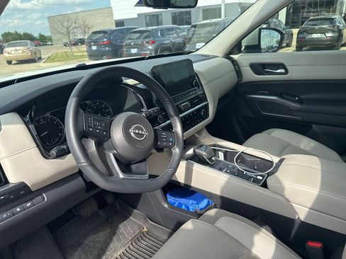 Used 2024 Nissan Pathfinder SL image 22