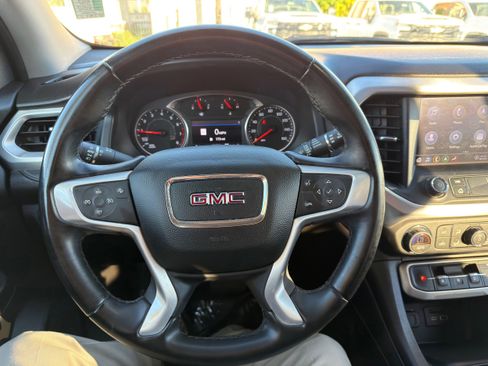 Used 2023 GMC Acadia SLT image 28
