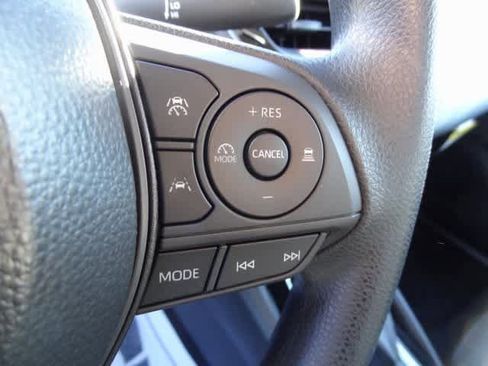 Used 2025 Toyota Corolla LE image 12