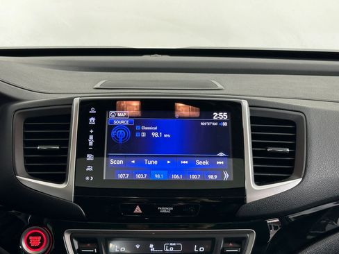 Used 2017 Honda Pilot Touring image 26