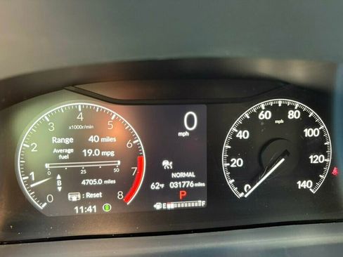 Used 2023 Honda Pilot TrailSport image 16