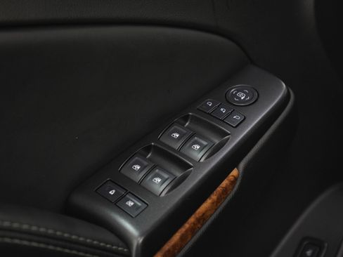 Used 2016 Chevrolet Suburban LTZ AWD/4WD image 23