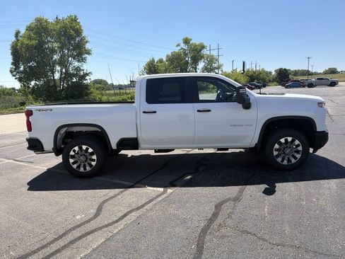 New 2026 Chevrolet Silverado 2500 Custom w/ Custom Value Package AWD/4WD image 4