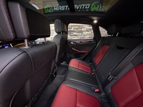 Used 2022 Porsche Macan AWD/4WD image 35