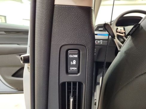 Used 2025 Honda Odyssey Elite image 30