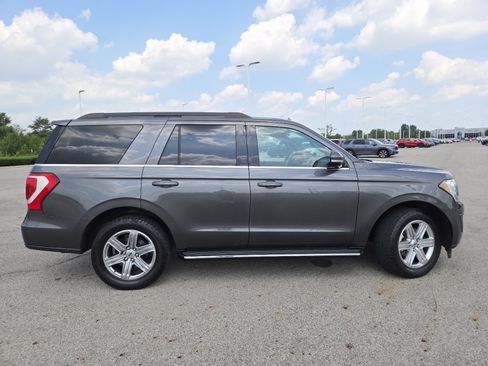 Used 2019 Ford Expedition XLT w/ Equipment Group 202A AWD/4WD image 17