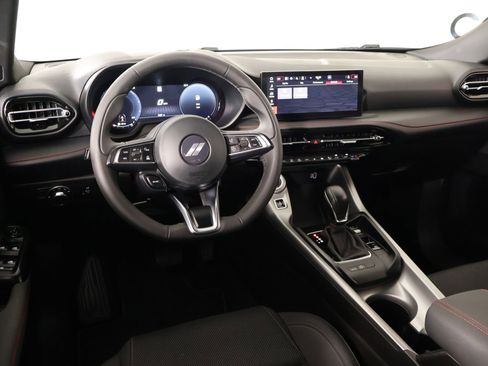 Used 2025 Dodge Hornet GT image 2