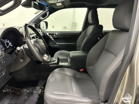 Used 2023 Lexus GX 460 Premium AWD/4WD image 16