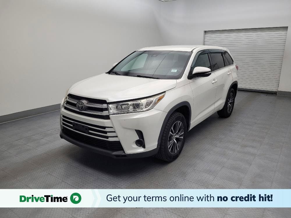 Used 2018 Toyota Highlander LE FWD image 1