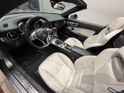 Used 2013 Mercedes-Benz SLK 250 image 16