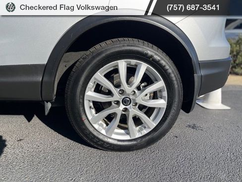 Used 2021 Nissan Rogue Sport SV image 6