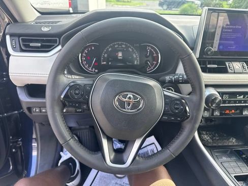 Used 2025 Toyota RAV4 XLE Premium w/ Weather Package AWD/4WD image 19