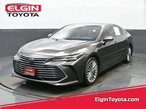 Used 2019 Toyota Avalon Limited image 1