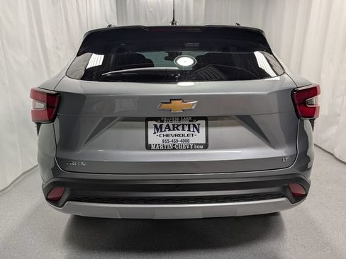 New 2026 Chevrolet Trax LT w/ Driver Confidence Package FWD image 4