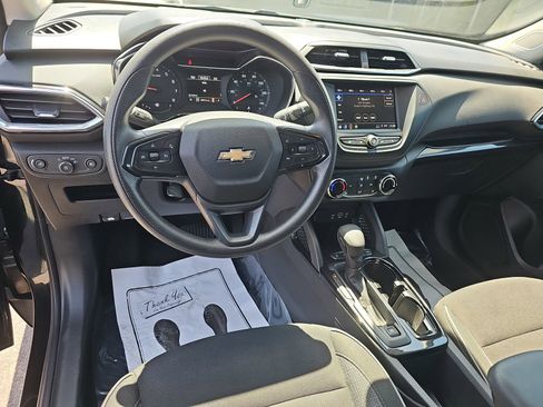 Used 2023 Chevrolet TrailBlazer LT AWD/4WD image 17