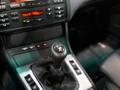 Used 2005 BMW M3 Coupe image 40