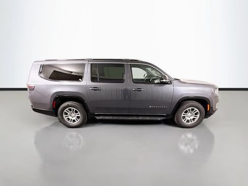 Used 2023 Jeep Wagoneer L 4WD image 8