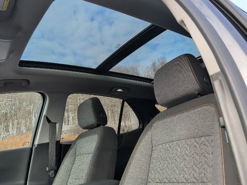 Used 2022 Chevrolet Equinox LT image 24