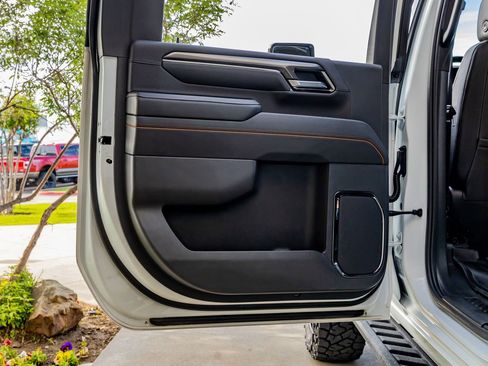 Used 2024 GMC Sierra 2500 AT4 w/ AT4 Premium Plus Package image 38