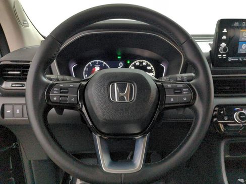 Used 2023 Honda Pilot Touring image 18