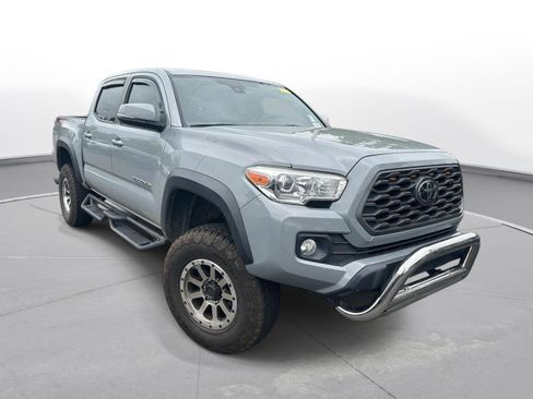 Used 2021 Toyota Tacoma TRD Off-Road AWD/4WD image 4