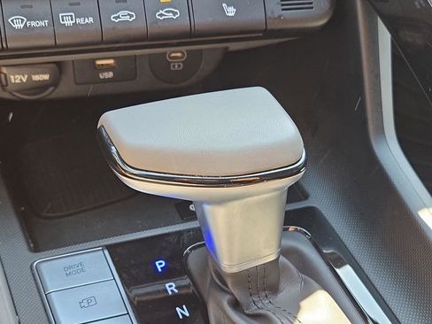 Used 2024 Hyundai Elantra SEL w/ Convenience Package image 24