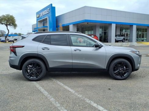 New 2026 Chevrolet Trax ACTIV image 5