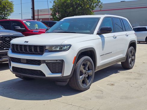 New 2026 Jeep Grand Cherokee Limited w/ Limited Altitude Package RWD image 3