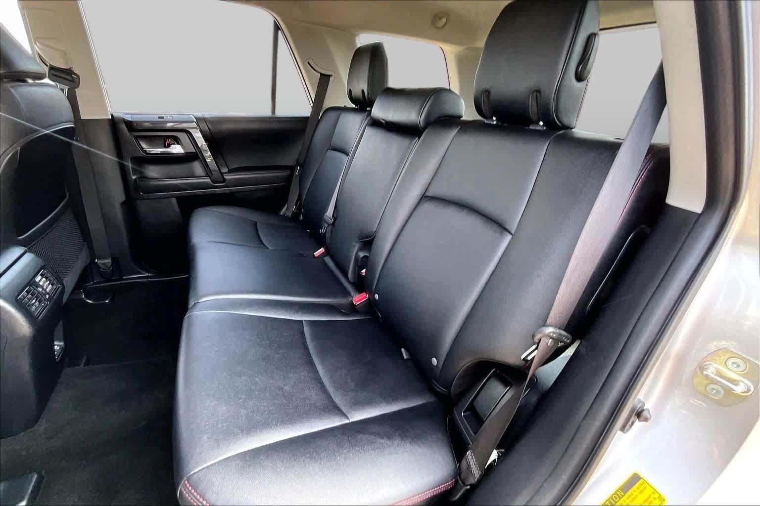 Used 2022 Toyota 4Runner TRD Off-Road Premium w/ TRD Black Wheel Package (TMS) AWD/4WD image 19