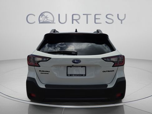 Used 2025 Subaru Outback Onyx Edition w/ Popular Package #2 AWD/4WD image 4