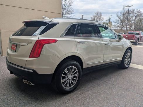 Used 2017 Cadillac XT5 Luxury w/ Driver Awareness Package image 6