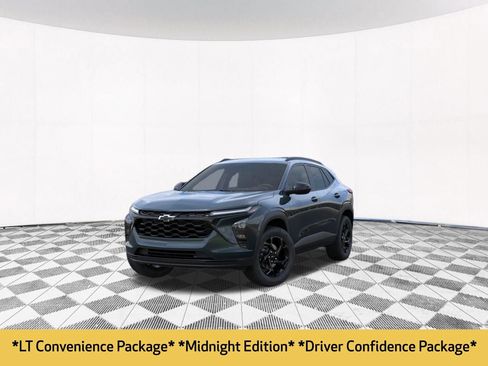 New 2026 Chevrolet Trax LT w/ Driver Confidence Package FWD image 2
