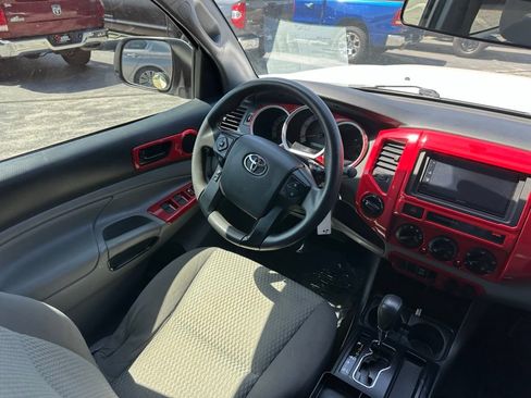 Used 2015 Toyota Tacoma 4x4 Double Cab w/ SR Package image 23