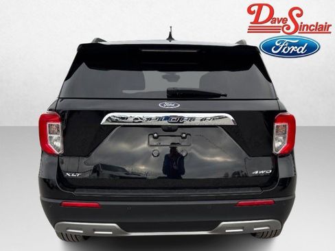 Used 2023 Ford Explorer XLT w/ Equipment Group 202A AWD/4WD image 8