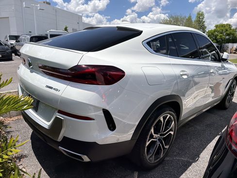 Used 2020 BMW X6 sDrive40i w/ Premium Package RWD image 2