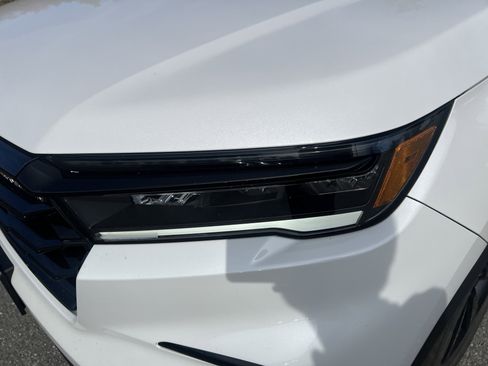 Used 2025 Honda Pilot Black Edition image 9