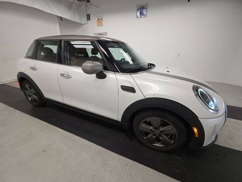 Used 2023 MINI Cooper 4-Door Hardtop w/ Signature Upholstery Package FWD image 19