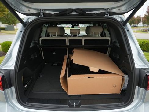 Used 2026 Mercedes-Benz GLB 250 4MATIC image 17