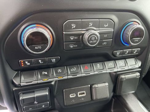 Used 2021 Chevrolet Silverado 1500 LTZ w/ Z71 Off-Road Package image 17