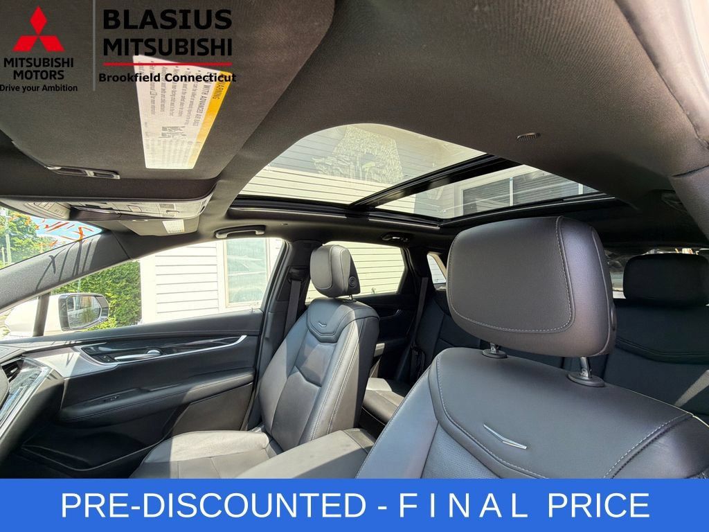 Used 2025 Cadillac XT5 Premium Luxury AWD/4WD image 36