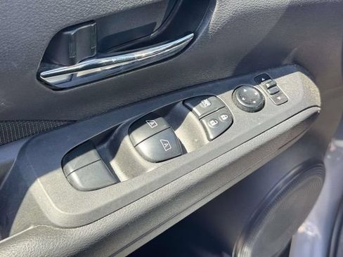 Used 2024 Nissan Kicks SV FWD image 22