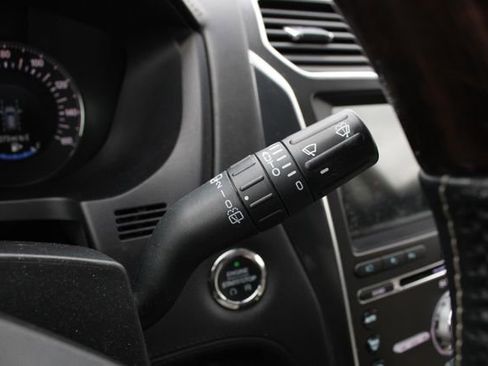 Used 2018 Ford Explorer Platinum AWD/4WD image 14